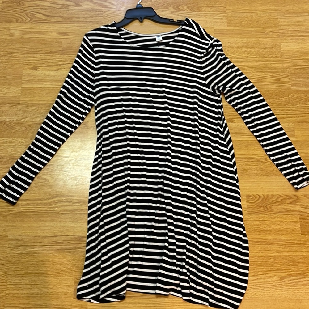 Old Navy Black and White Piko Dress